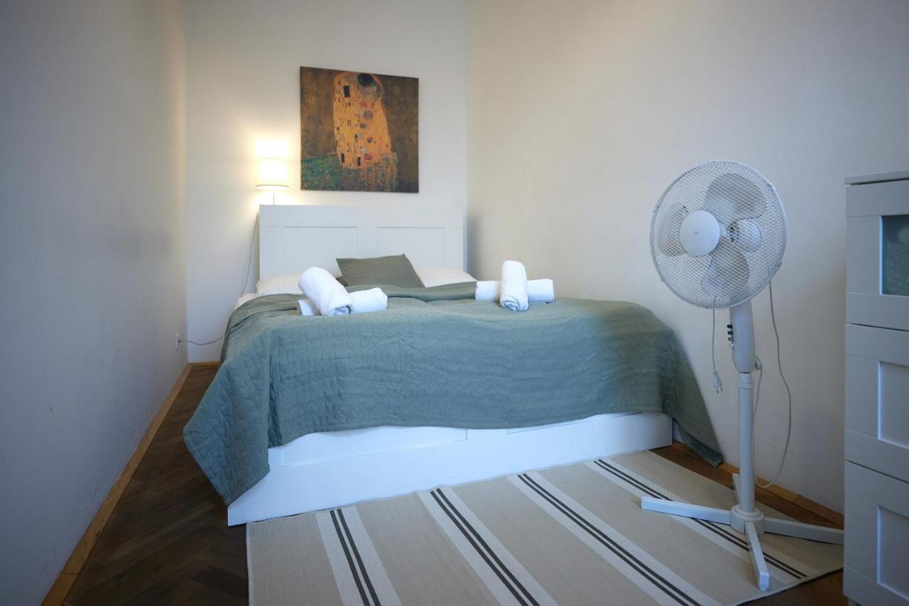 Apartment Self-check-in & Perfect Metro Connection I Vienna